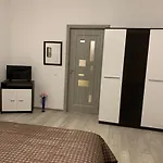 Acme Residence